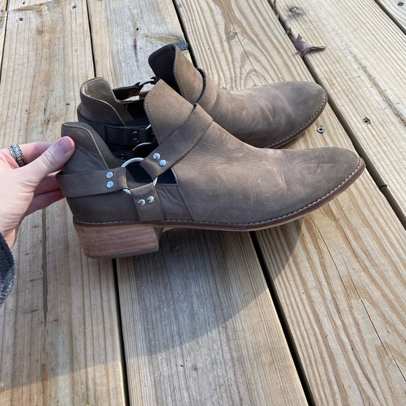 BP Genuine Leather Nude Buckle Detail Stacked Heel Moto Ankle Booties - Picture 4 of 14